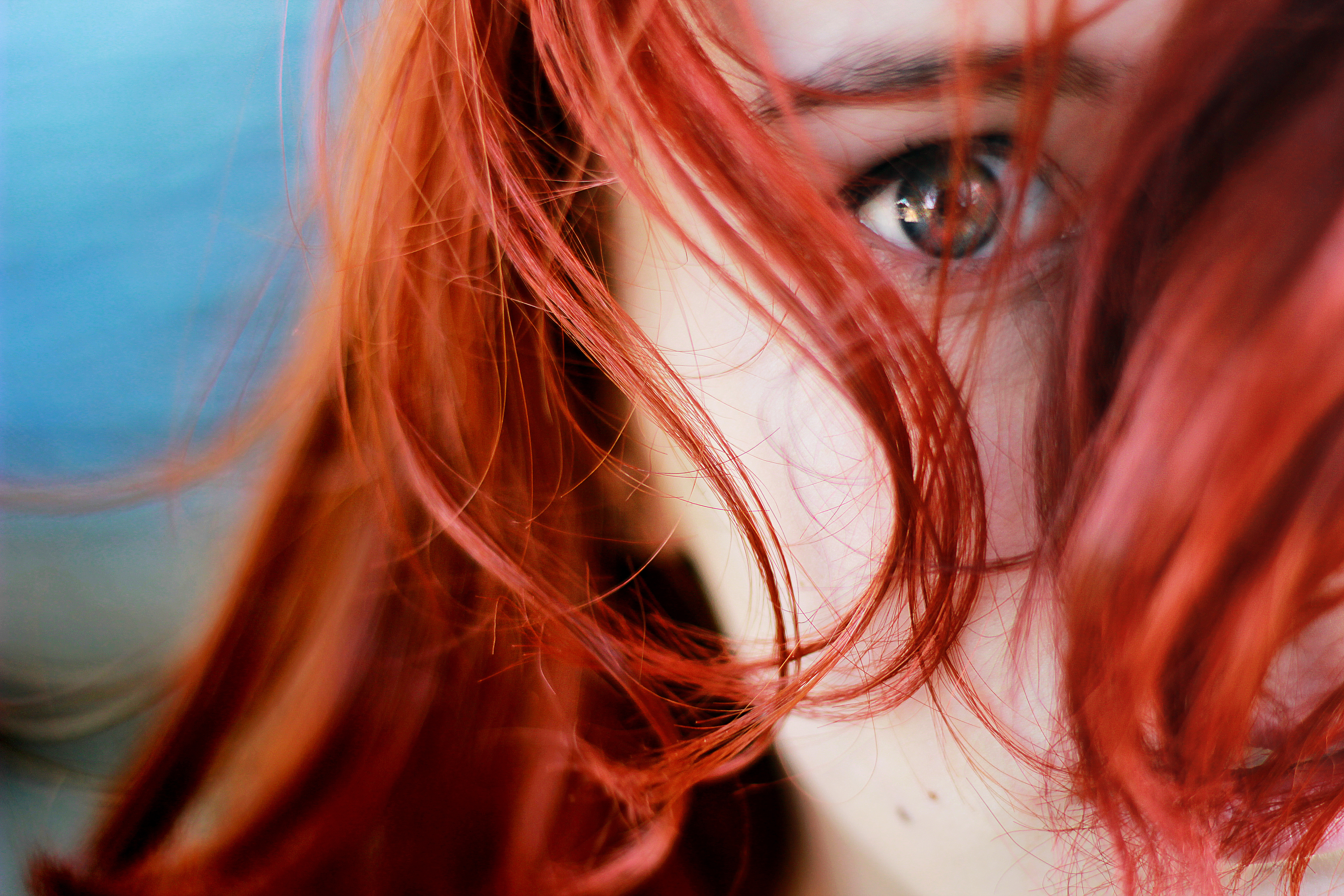 Рыжая Девушка В Маске Фото