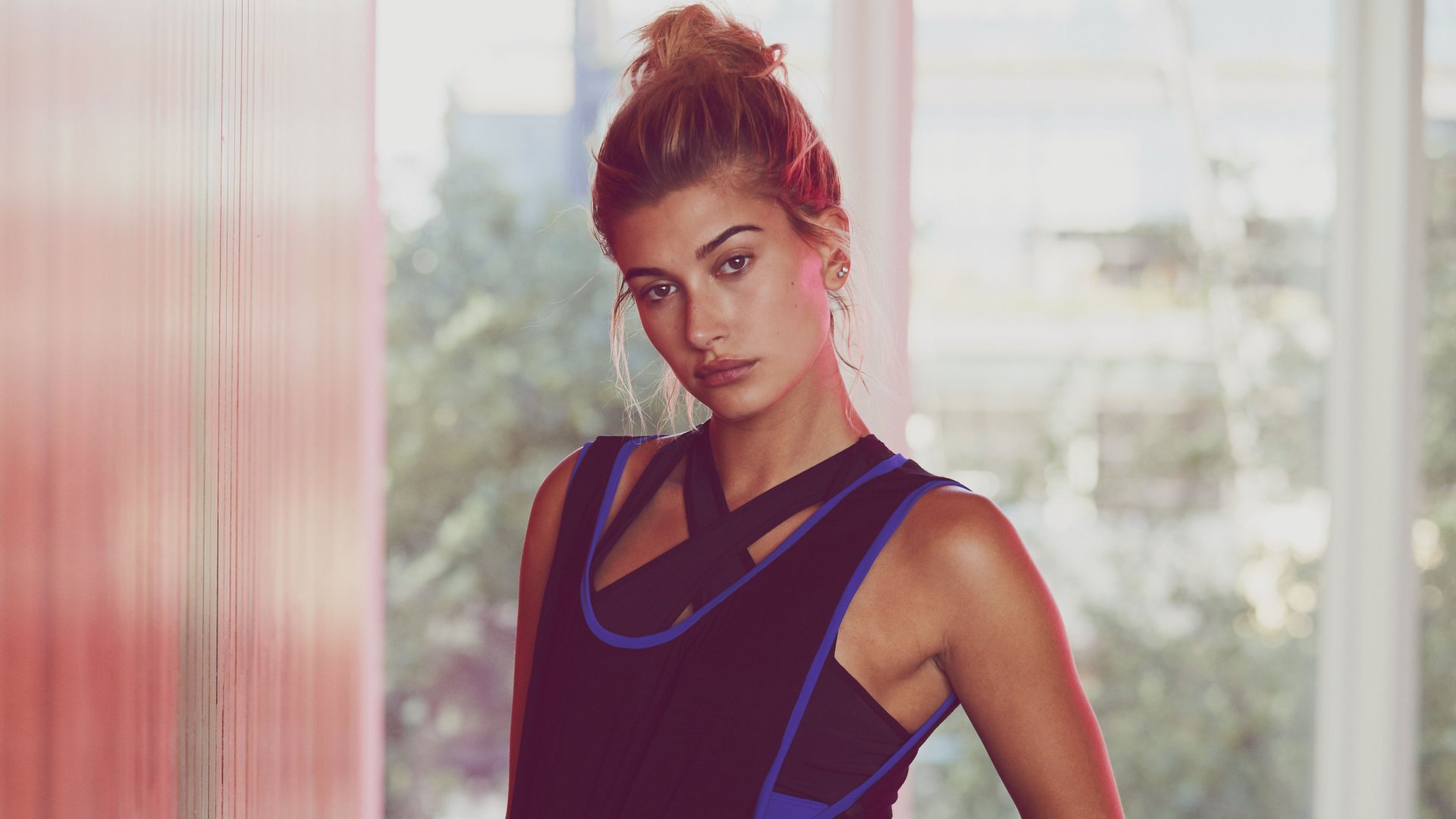 Download Celebrity Hailey Baldwin HD Wallpaper