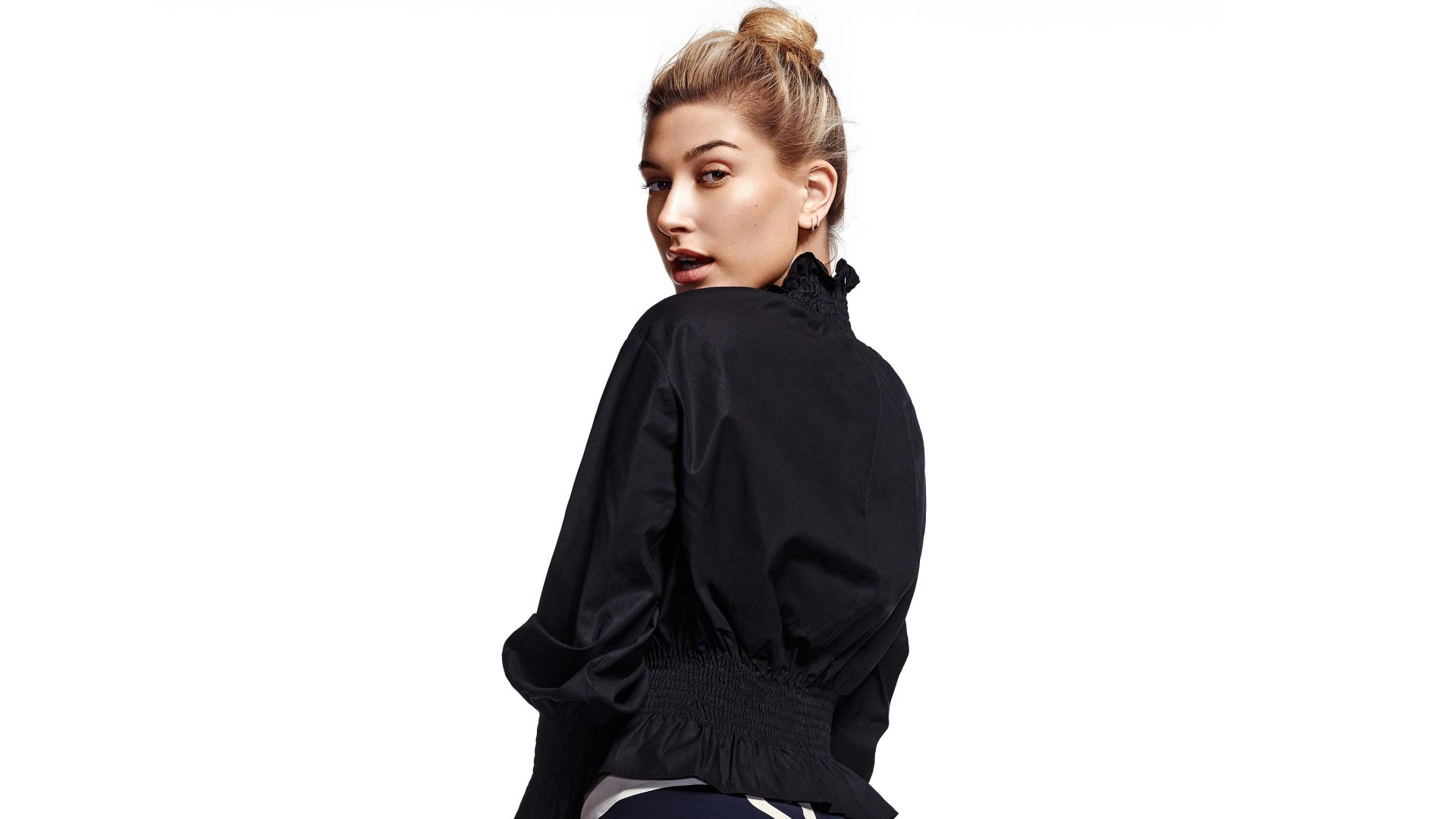 Download Celebrity Hailey Baldwin HD Wallpaper