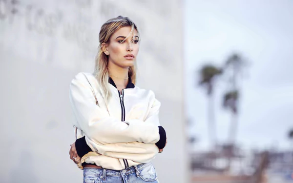 Celebrity Hailey Baldwin HD Desktop Wallpaper | Background Image