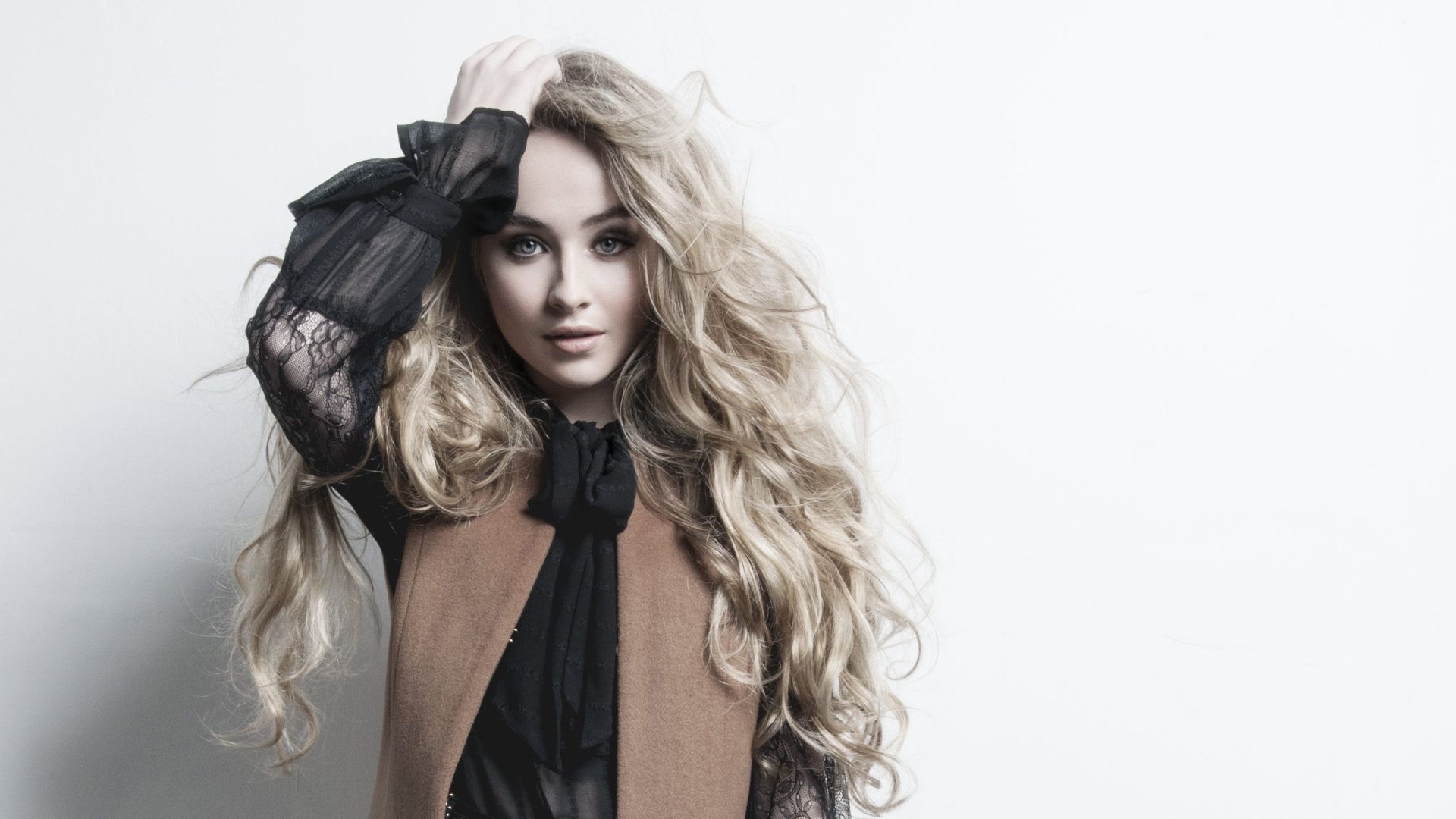 Download Blue Eyes Long Hair Blonde American Singer Music Sabrina Carpenter HD Wallpaper