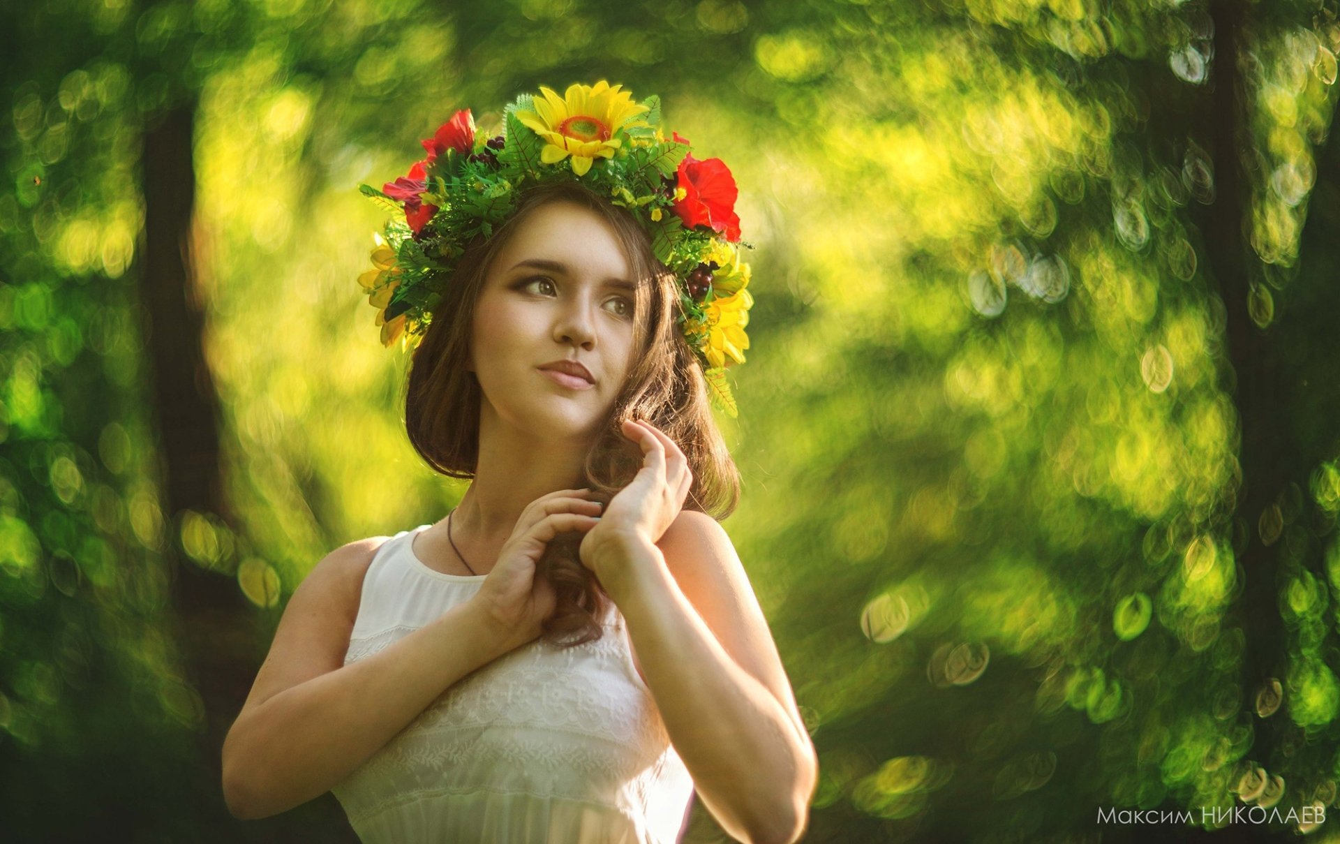 Download Brunette Bokeh Depth Of Field Wreath Woman Model HD Wallpaper ...