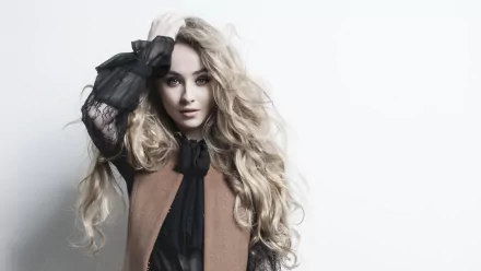 blue eyes long hair blonde American singer music Sabrina Carpenter HD Desktop Wallpaper | Background Image