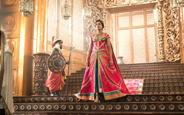 Películas Aladdin (2019) Naomi Scott Pink Dress British Actress Escalera Guard Shield Fondo de pantalla HD | Fondo de Escritorio