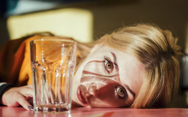 hazel eyes blonde glass face woman model HD Desktop Wallpaper | Background Image