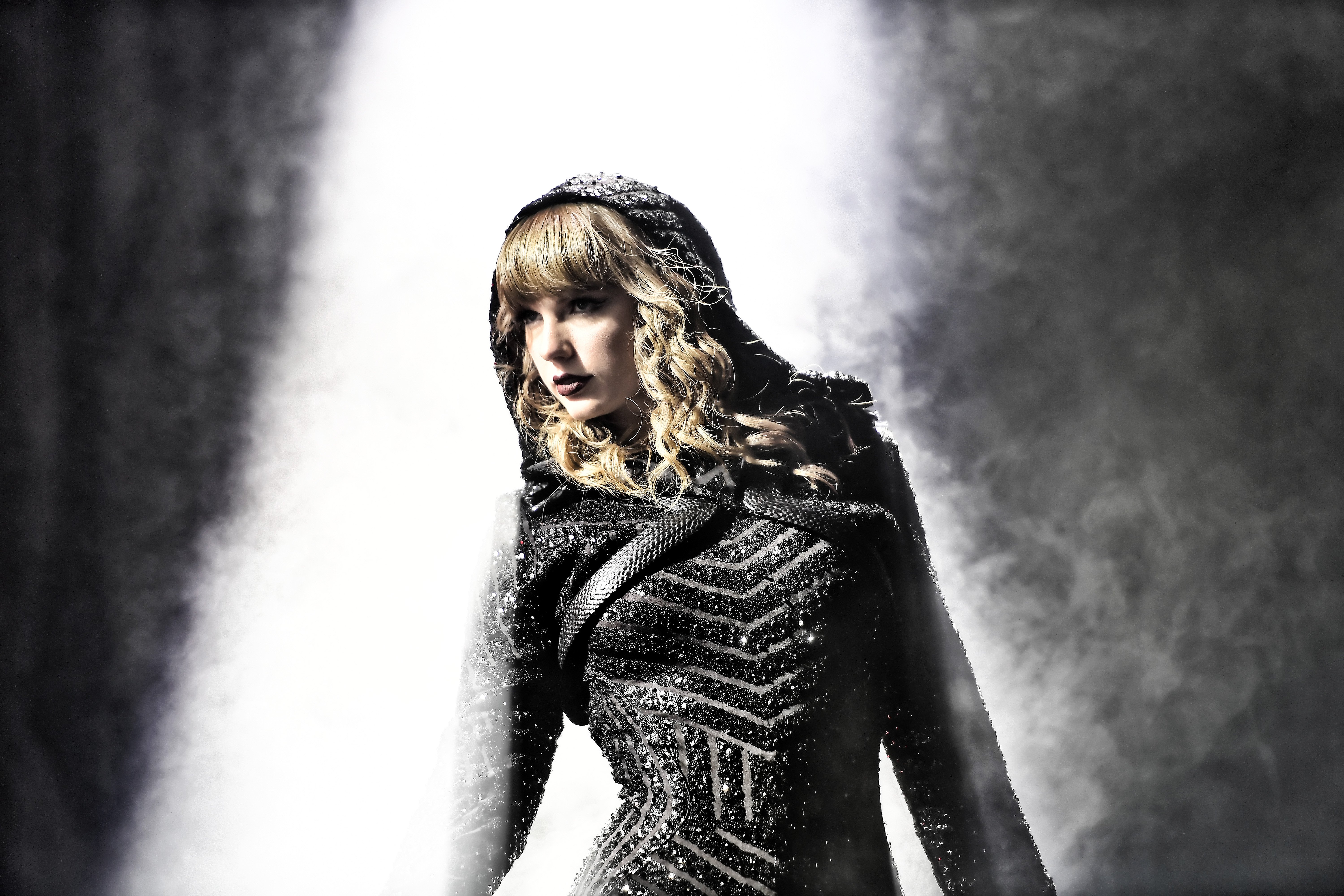Taylor Swift 5k Retina Ultra Hd Wallpaper Background Image