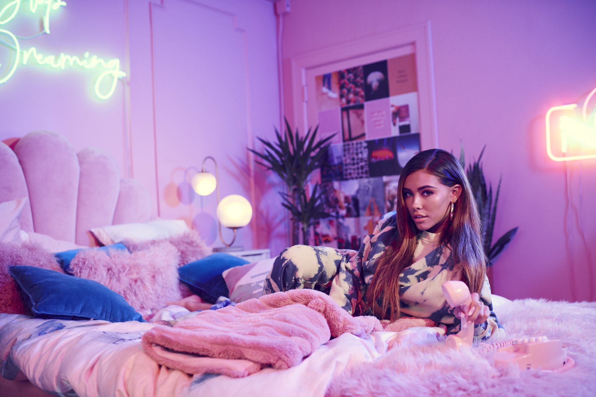 Download Neon Brunette Singer American Music Madison Beer 8k Ultra HD Wallpaper by Eric Ray Davidson