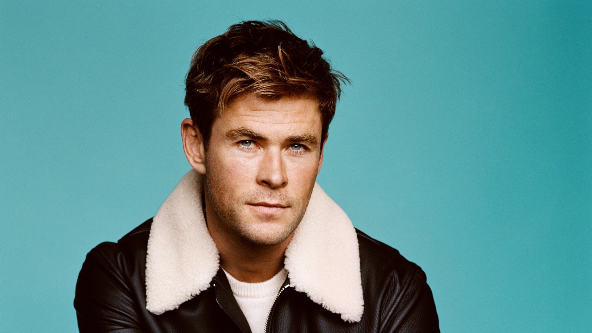 Download Australian Actor Celebrity Chris Hemsworth HD Wallpaper