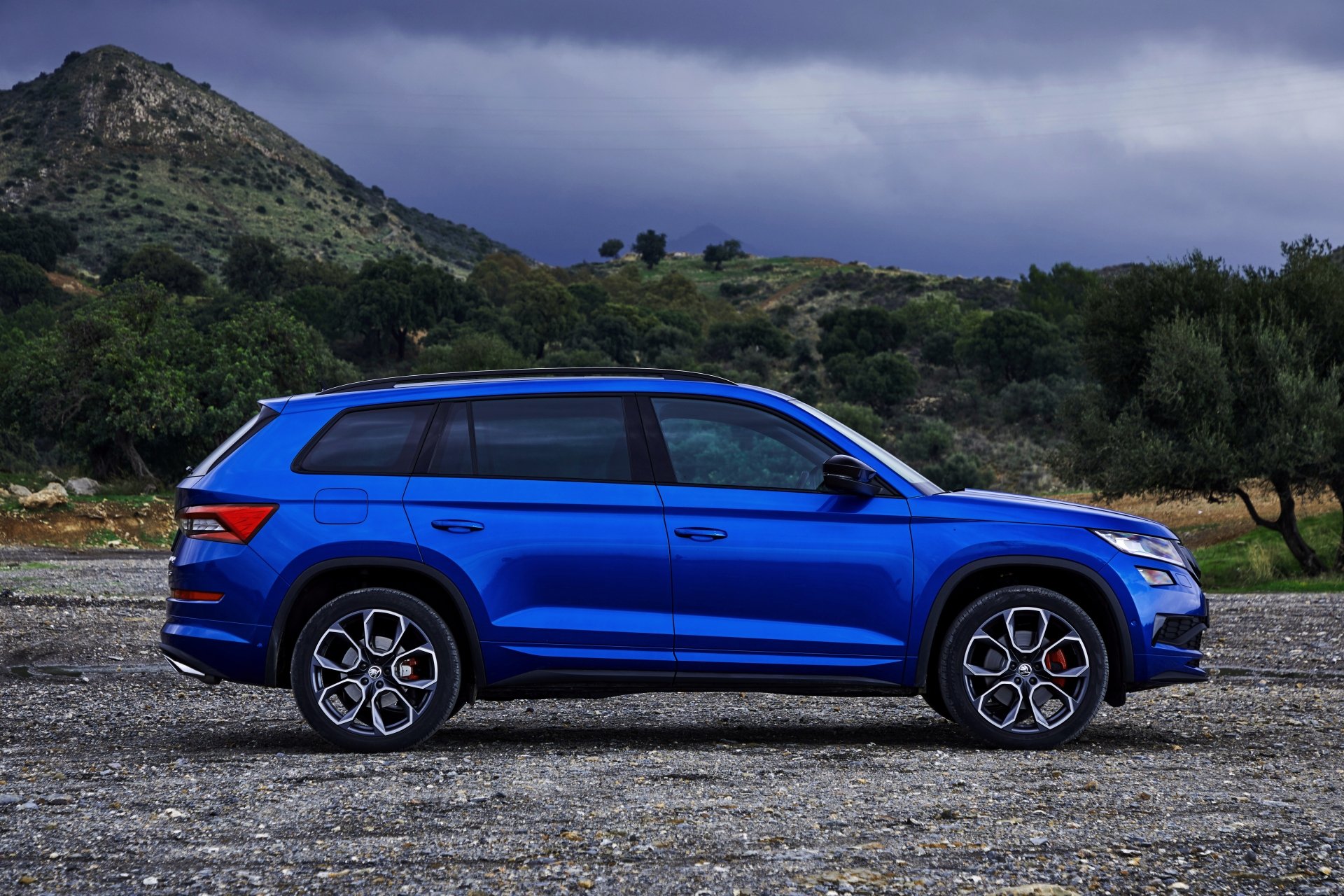 Download Car Skoda SUV Vehicle Skoda Kodiaq 4k Ultra HD Wallpaper