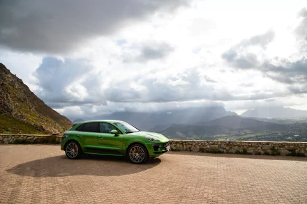 SUV green car car Porsche Porsche Macan vehicle Porsche Macan Turbo HD Desktop Wallpaper | Background Image