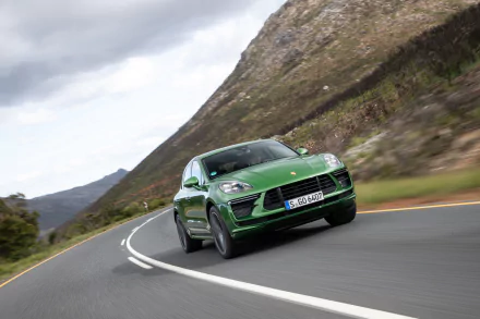 SUV green car car Porsche Porsche Macan vehicle Porsche Macan Turbo HD Desktop Wallpaper | Background Image