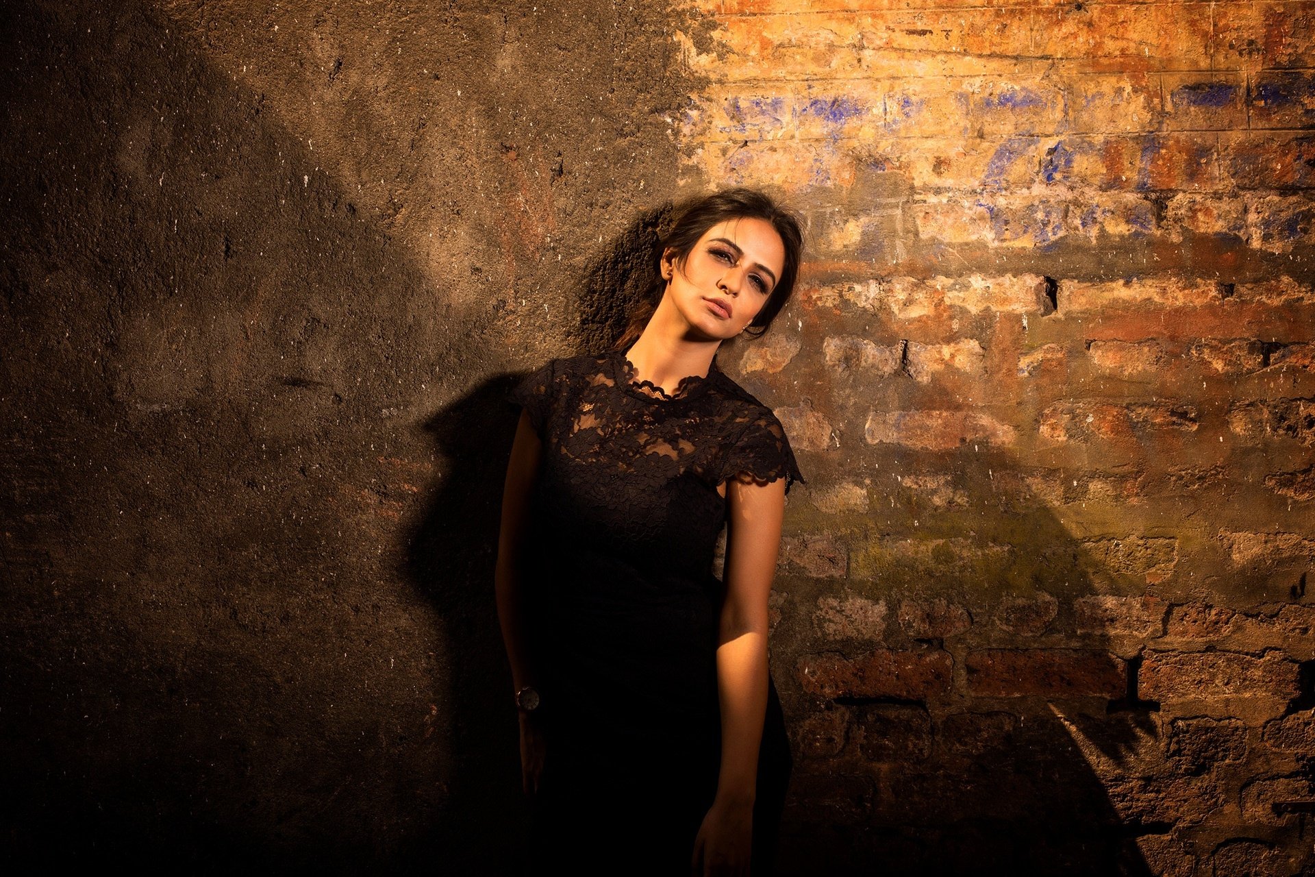 Download Black Hair Black Dress Woman Model HD Wallpaper