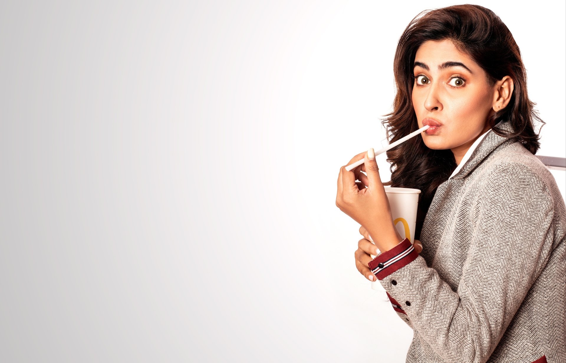 Download Bollywood Actress Indian Cute Brunette Celebrity Karishma Sharma 4k Ultra HD Wallpaper