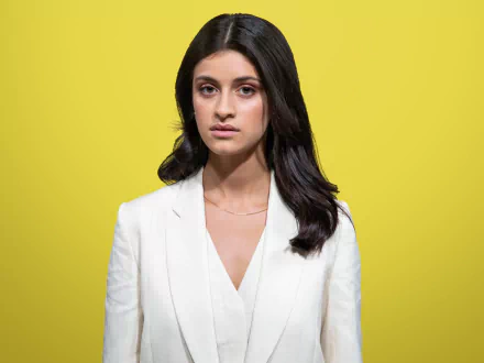 black hair English actress Celebrity Anya Chalotra HD Desktop Wallpaper | Background Image