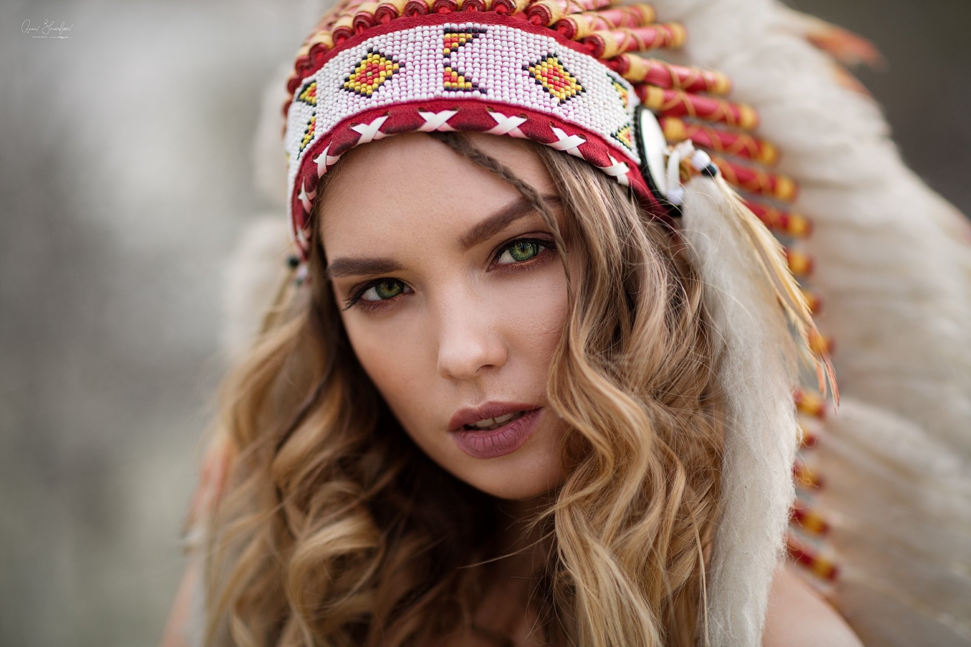 Download Blonde Native American Green Eyes Model Woman Face HD Wallpaper