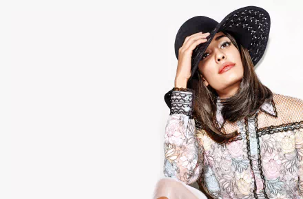 brown eyes Bollywood actress Indian brunette hat woman Lisa Haydon HD Desktop Wallpaper | Background Image