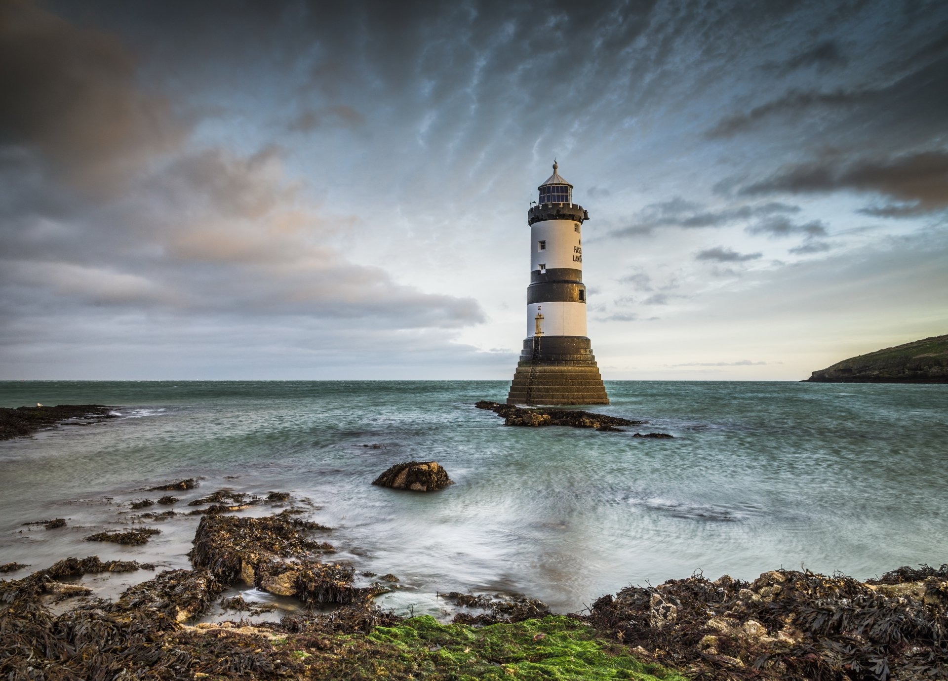 Download Coast Horizon Man Made Lighthouse 4k Ultra Hd Wallpaper