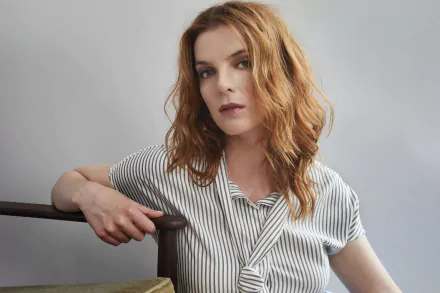 redhead American actress Celebrity Betty Gilpin HD Desktop Wallpaper | Background Image
