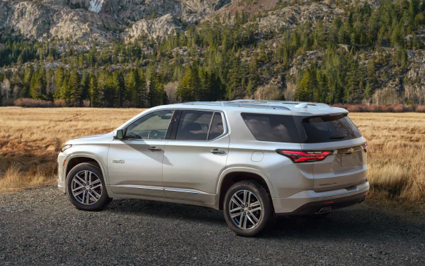 silver car car SUV Chevrolet vehicle Chevrolet Traverse HD Desktop Wallpaper | Background Image