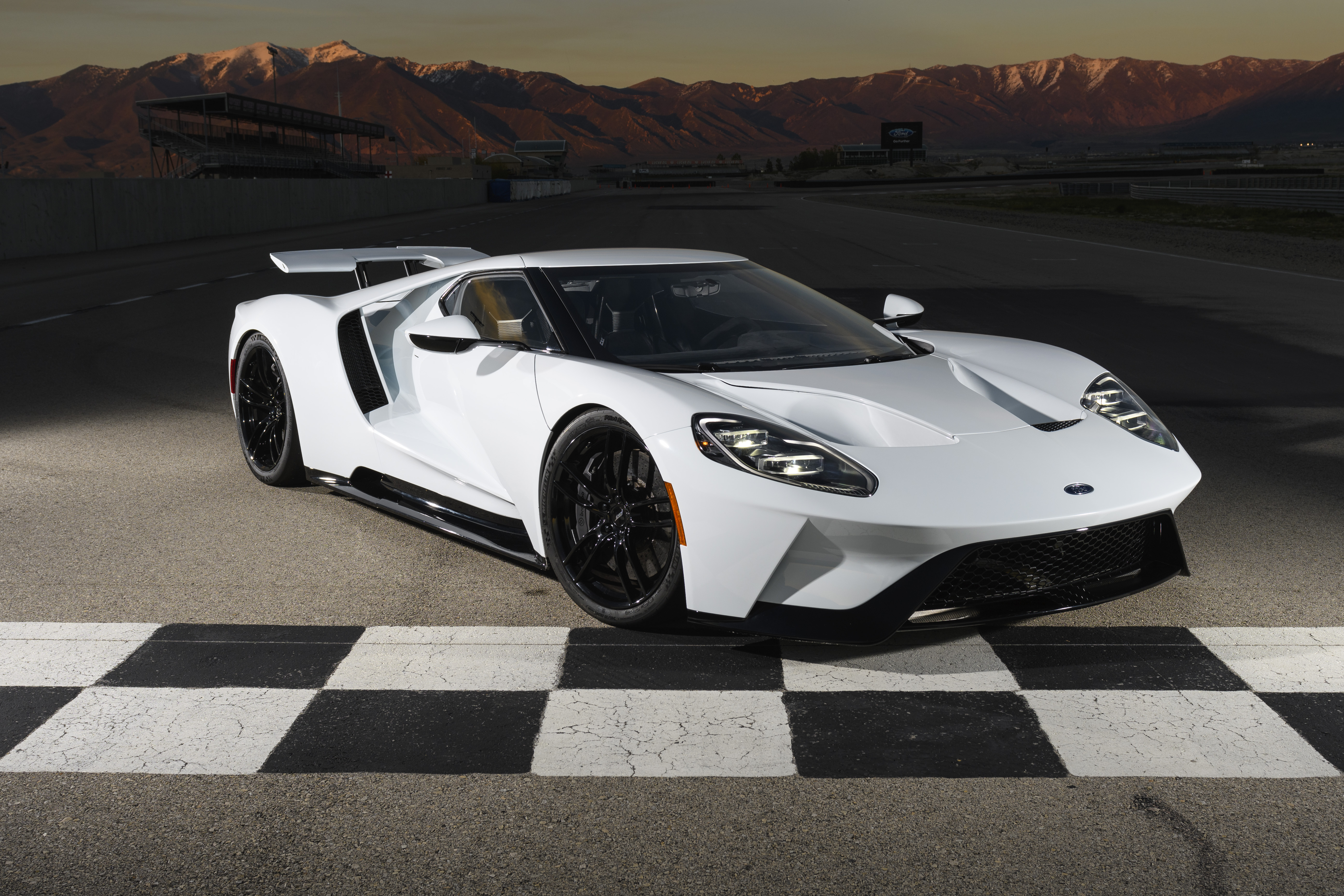 Ford gt white