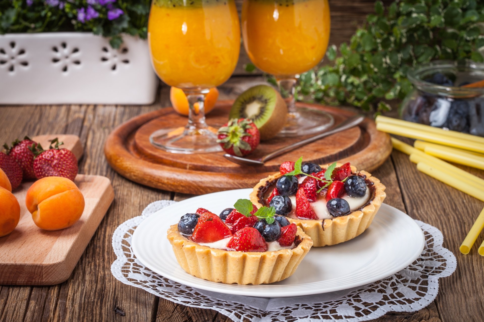 Download Tartlet Basket Strawberry Blueberry Berry Food Dessert 4k Ultra HD Wallpaper