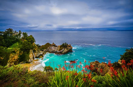  California, Big Sur, McWay Falls, Julia Pfeiffer Burns State Park