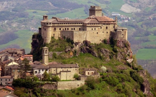 Man Made Castle Castles Italy Fortress Castle of Bardi HD Wallpaper | Background Image