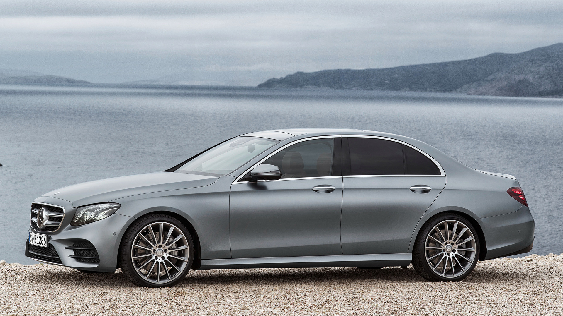 2016 Mercedes-Benz E 400 4Matic Sedan AMG Line