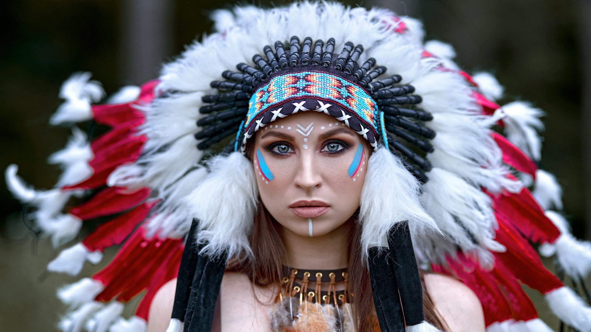 Download Native American Headdress Blue Eyes Woman Model HD Wallpaper