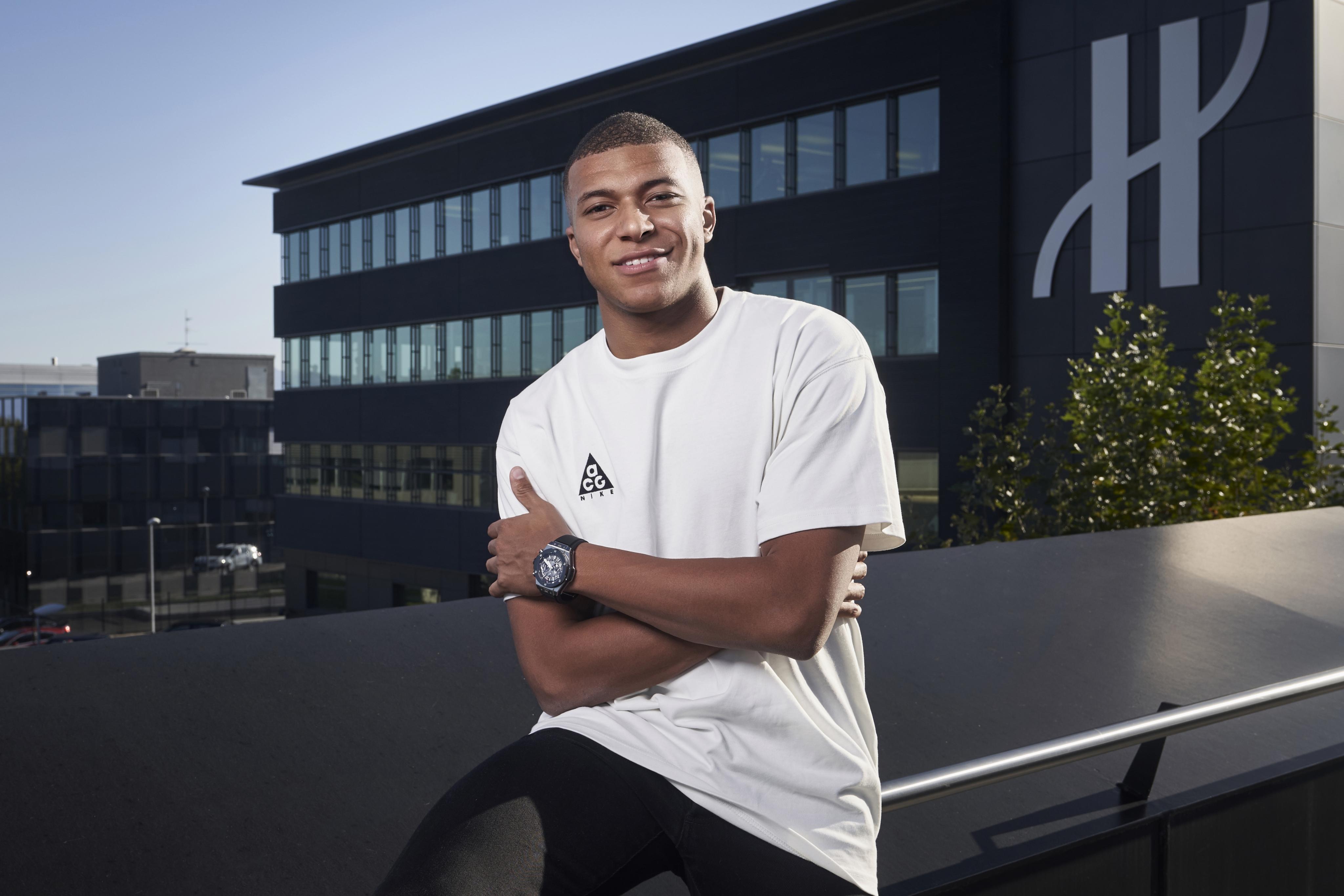 Download French Soccer Kylian Mbappé Sports 4k Ultra HD Wallpaper