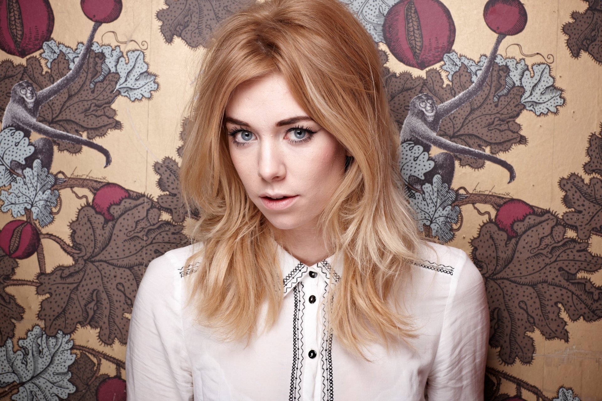 Download Blue Eyes Redhead English Actress Celebrity Vanessa Kirby HD ...