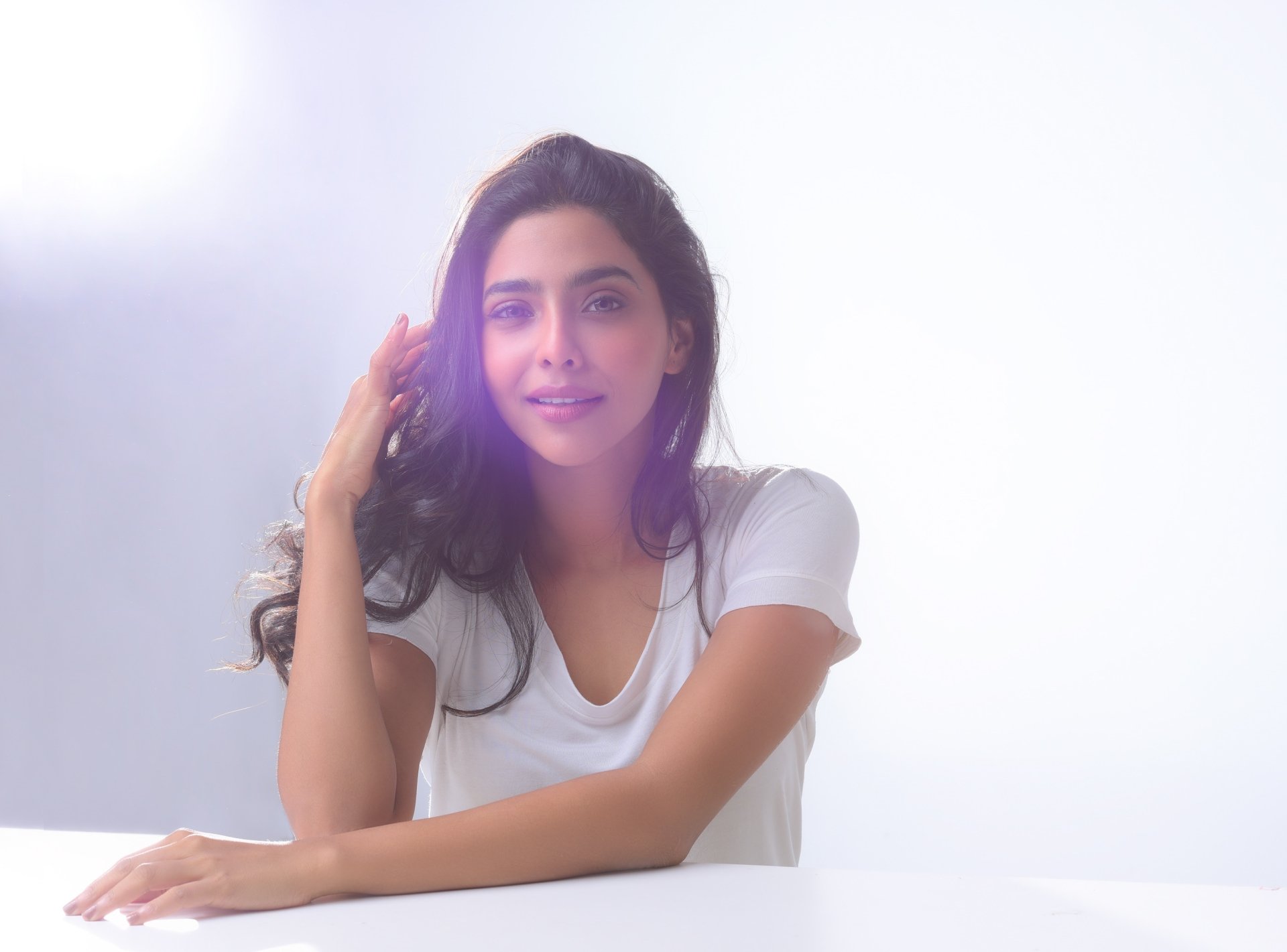 Download Bollywood Actress Indian Brunette Model Woman Aishwarya Lekshmi HD Wallpaper