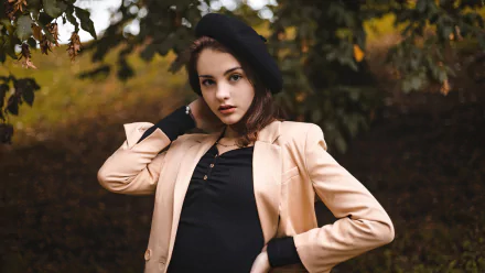 beret depth of field brunette woman model HD Desktop Wallpaper | Background Image