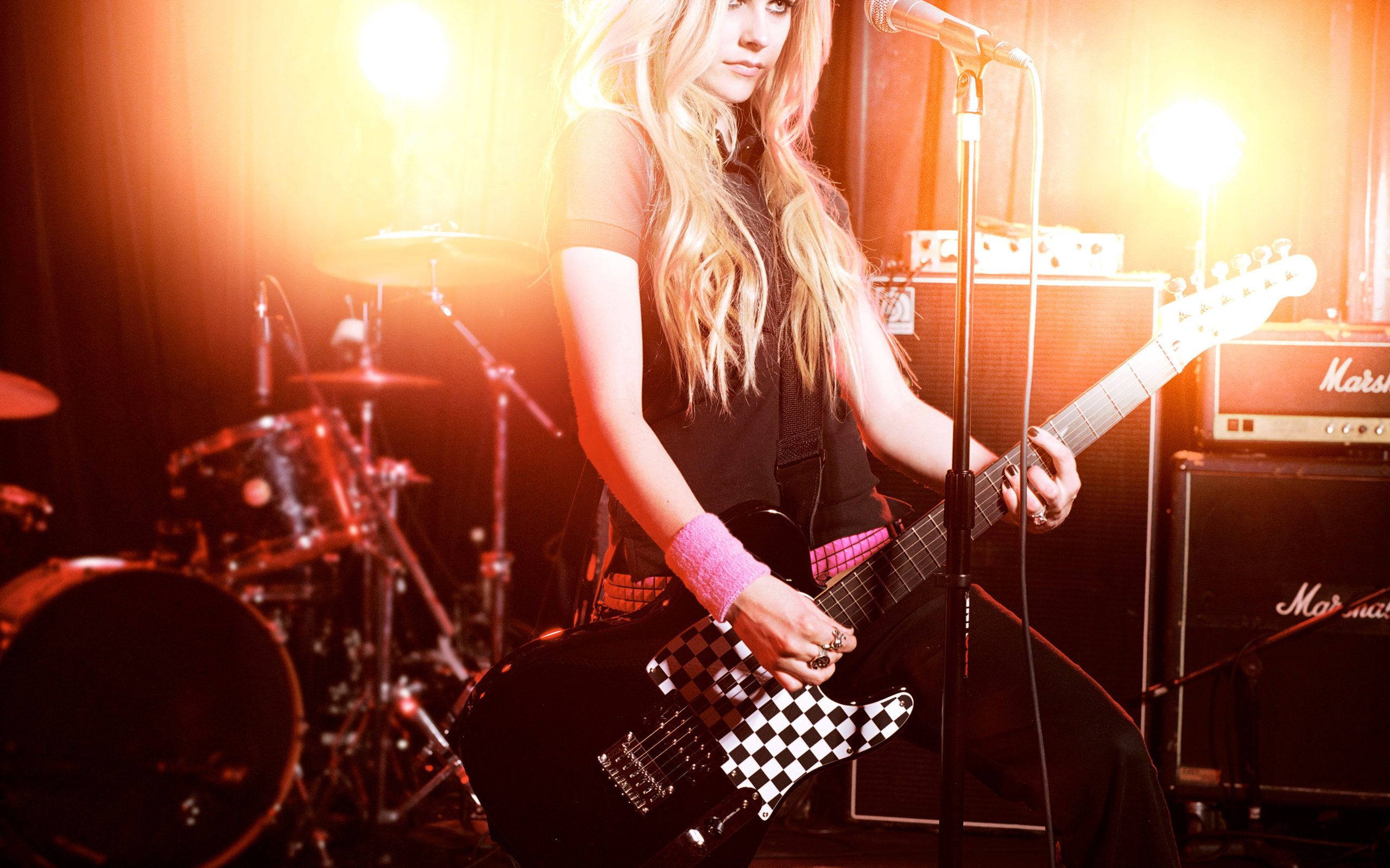 Avril Lavigne Music Wallpaper