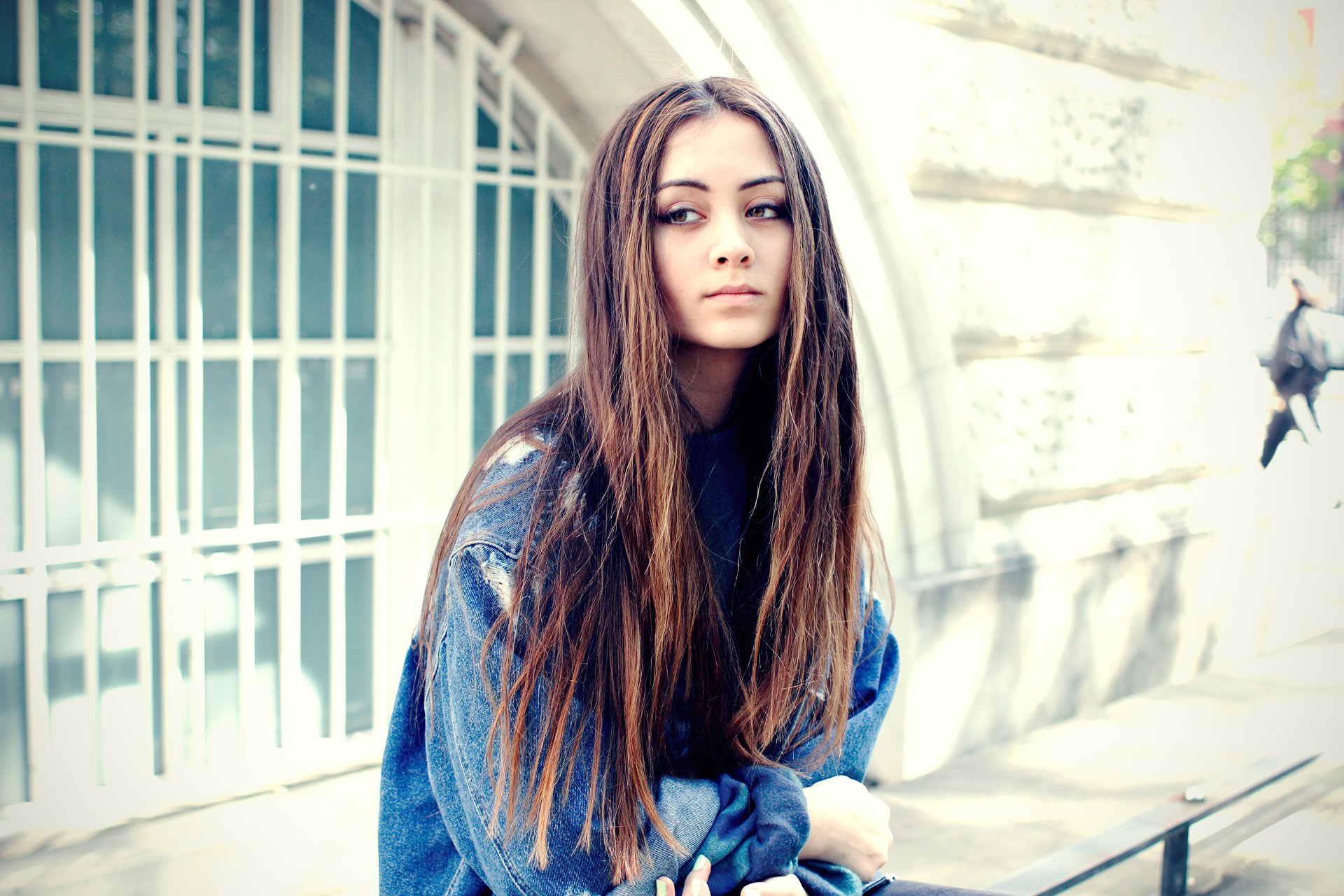 Download Long Hair English Brunette Singer Music Jasmine Thompson 4k Ultra HD Wallpaper