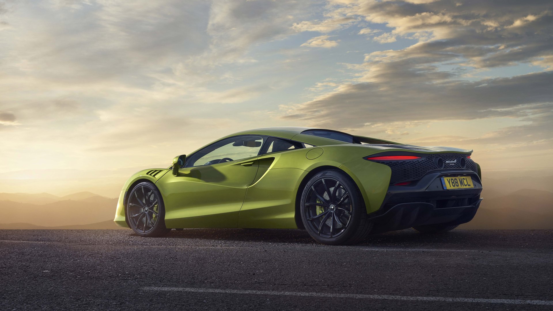 Download Green Car Supercar Car McLaren Vehicle McLaren Artura 4k Ultra HD Wallpaper