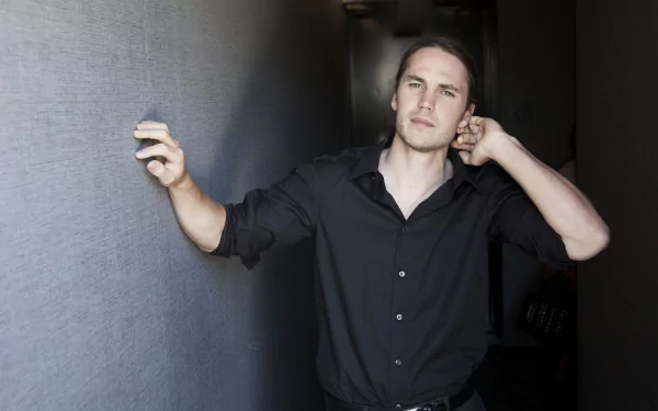 Celebrity Taylor Kitsch HD Desktop Wallpaper | Background Image