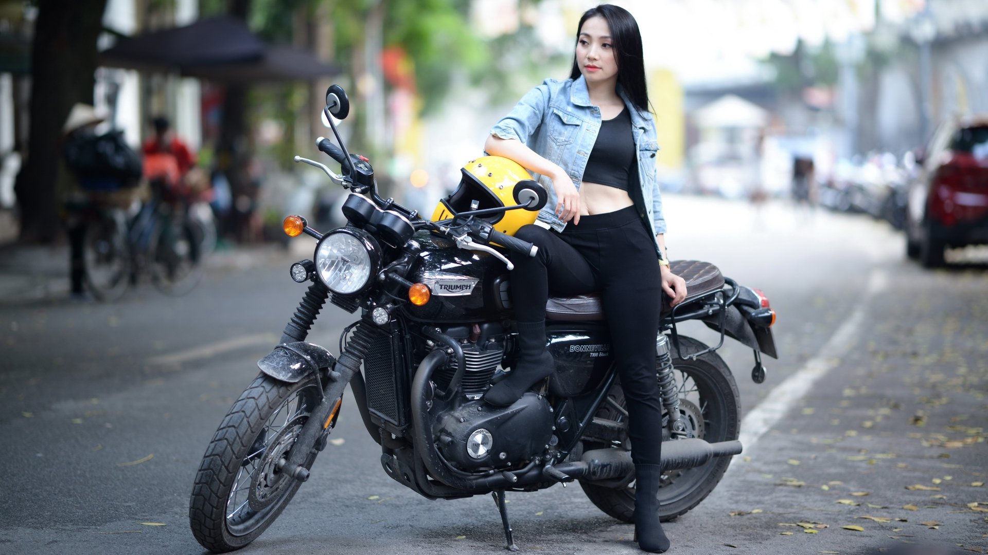 Download Depth Of Field Black Hair Model Asian Motorcycle Woman Girls & Motorcycles 4k Ultra HD Wallpaper
