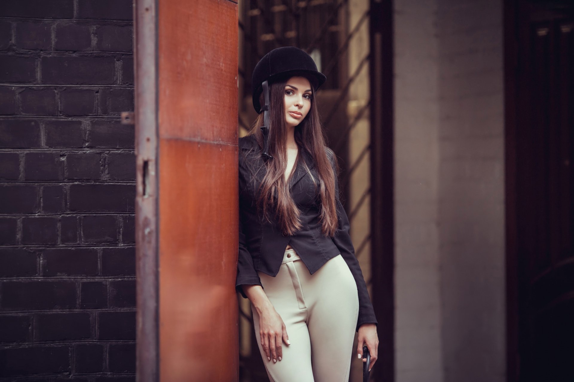 Download Cap Brunette Woman Model HD Wallpaper