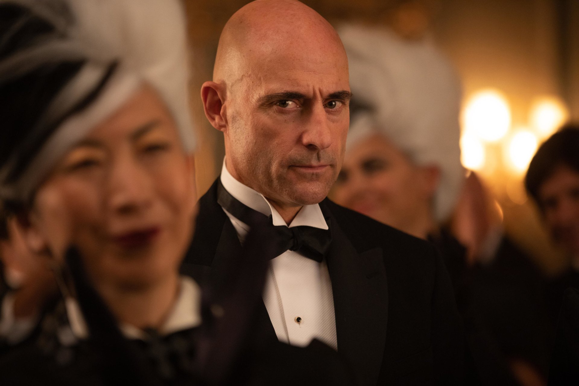 Download Mark Strong Movie Cruella HD Wallpaper