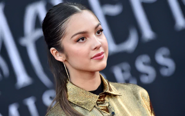 face brunette singer actress American Celebrity Olivia Rodrigo HD Desktop Wallpaper | Background Image