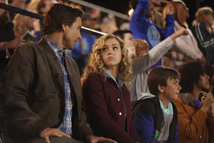 Pat Dugan Luke Wilson Courtney Whitmore Brec Bassinger TV Show Stargirl HD Desktop Wallpaper | Background Image