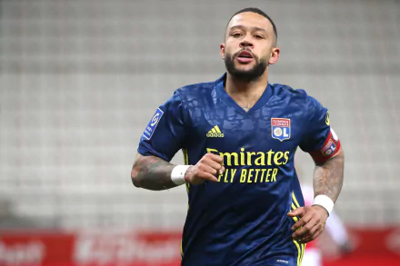 Olympique Lyonnais soccer Dutch Memphis Depay Sports HD Desktop Wallpaper | Background Image
