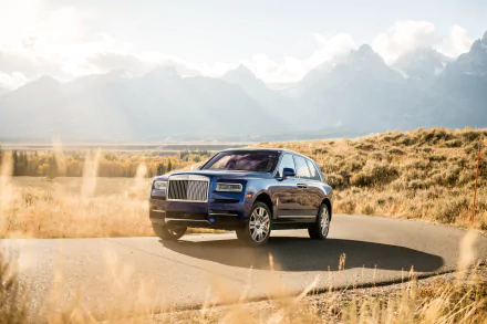 SUV vehicle Rolls-Royce Cullinan HD Desktop Wallpaper | Background Image