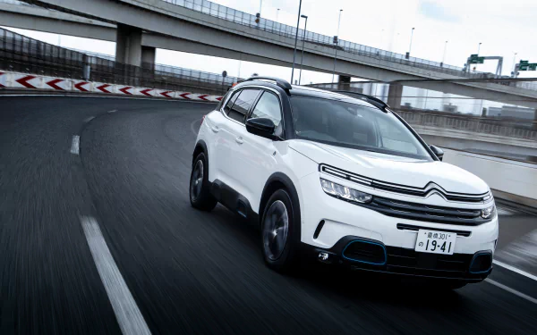  White 2021 Citroën C5 Aircross SUV Hybrid