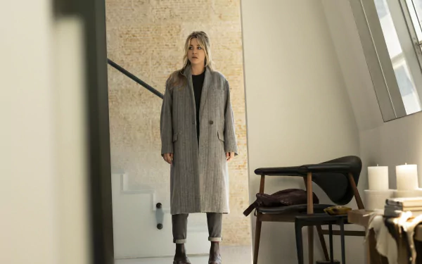 Kaley Cuoco TV Show The Flight Attendant HD Desktop Wallpaper | Background Image