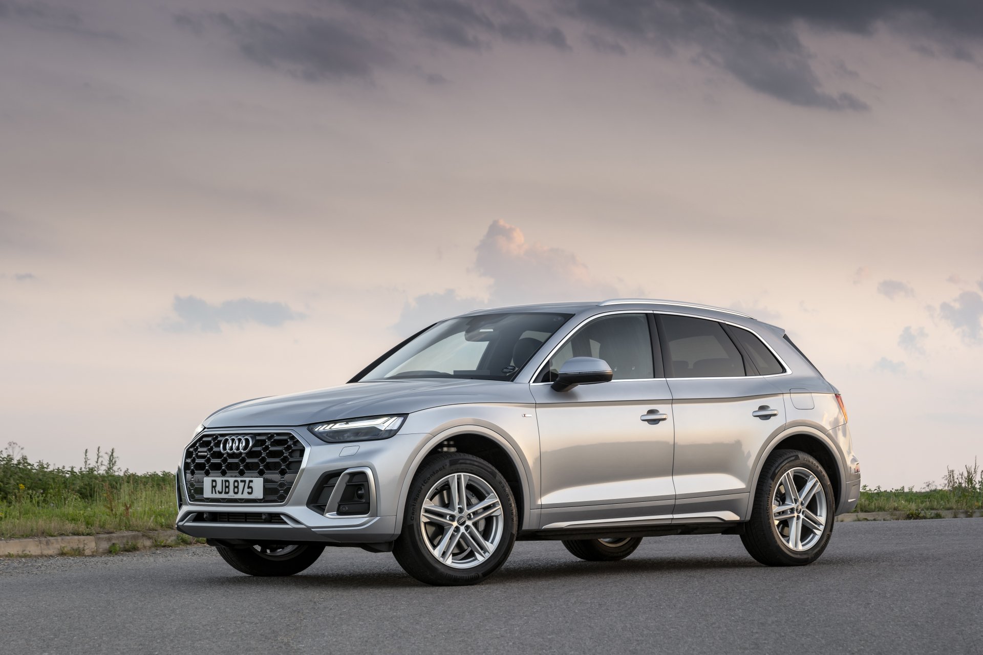 Download SUV Electric Car Vehicle Audi Q5 4k Ultra HD Wallpaper