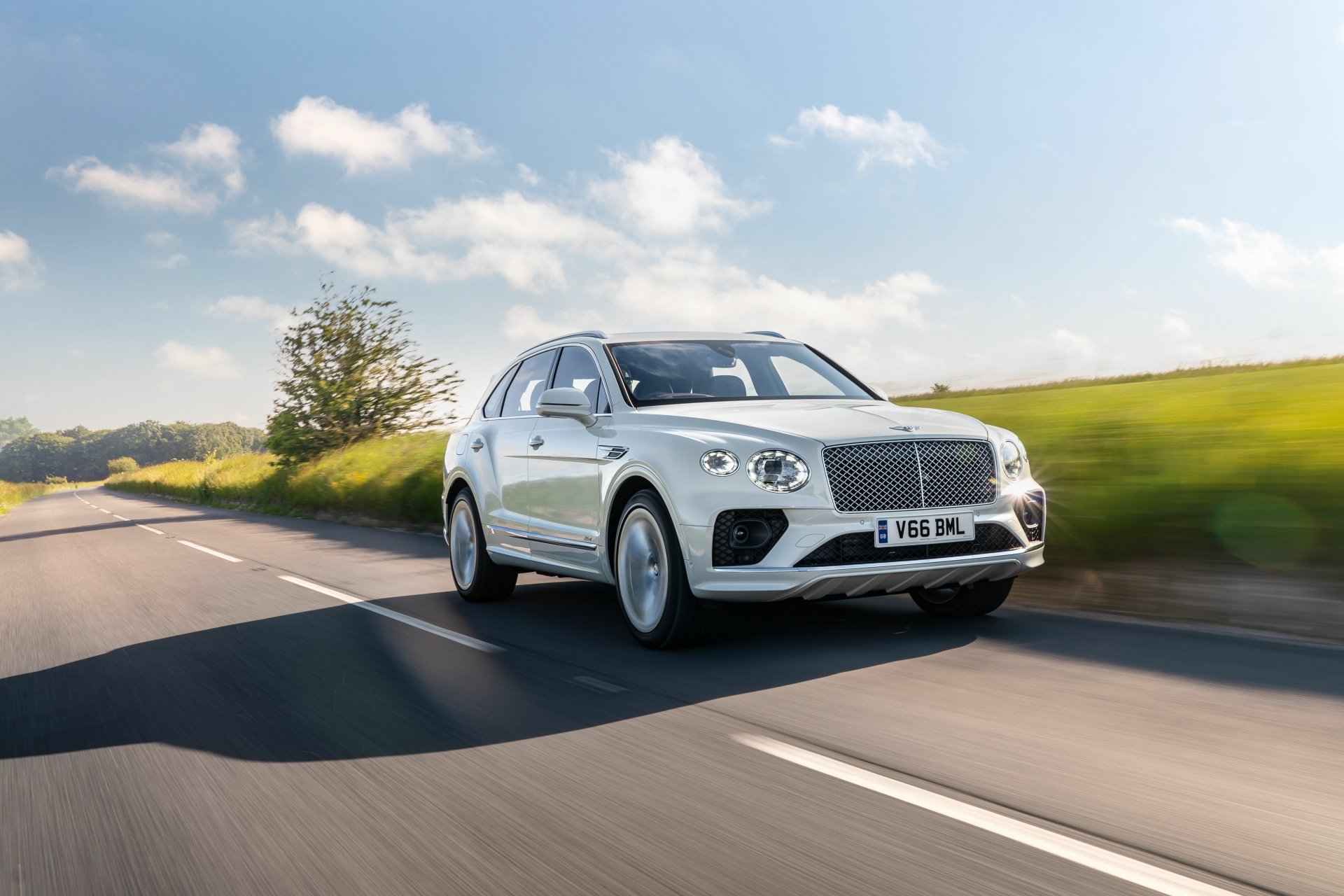 Download SUV Bentley Bentayga Vehicle Bentley Bentayga Hybrid 4k Ultra HD Wallpaper