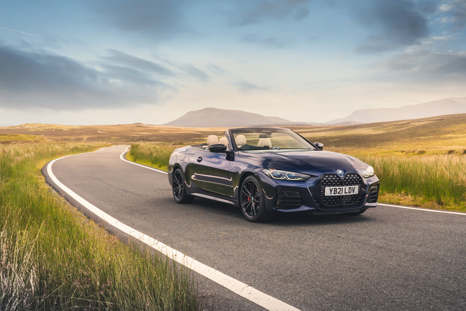 Download Cabriolet BMW M440i Vehicle BMW 4 Series 4k Ultra HD Wallpaper