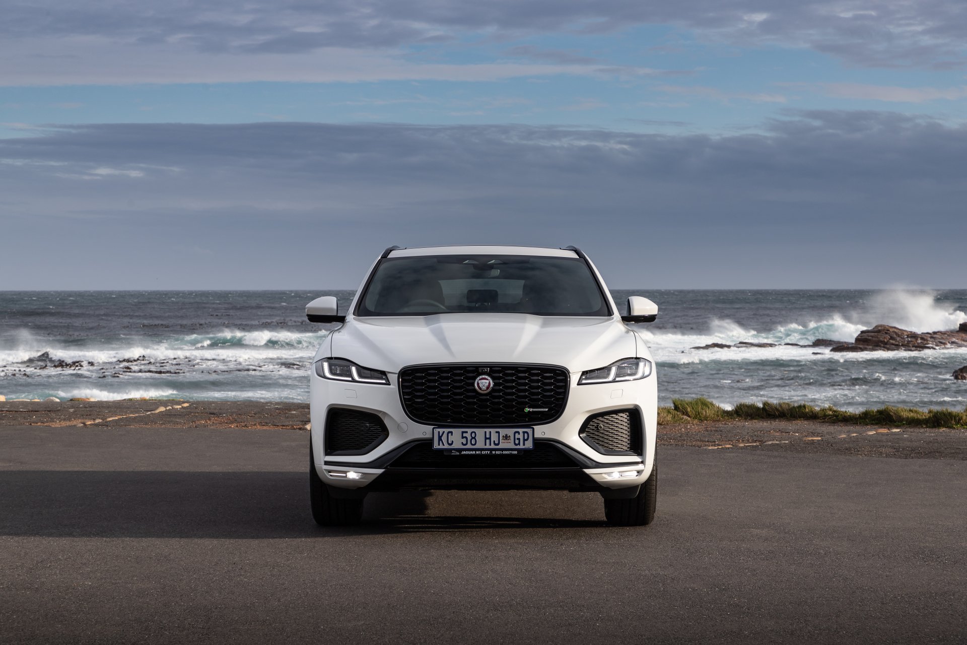 Download SUV Vehicle Jaguar F-PACE 4k Ultra HD Wallpaper